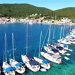 Vassilis Villa *