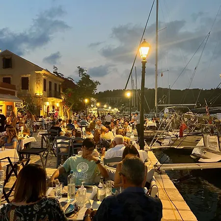 Vassilis Fiscardo Kefalonia Villa Mánganos